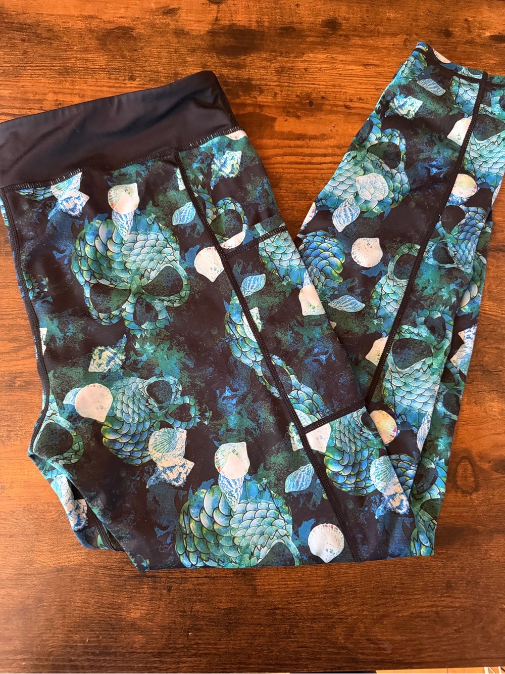 Constantly Varied Gear Blue Green Mermaid Scale Leggings